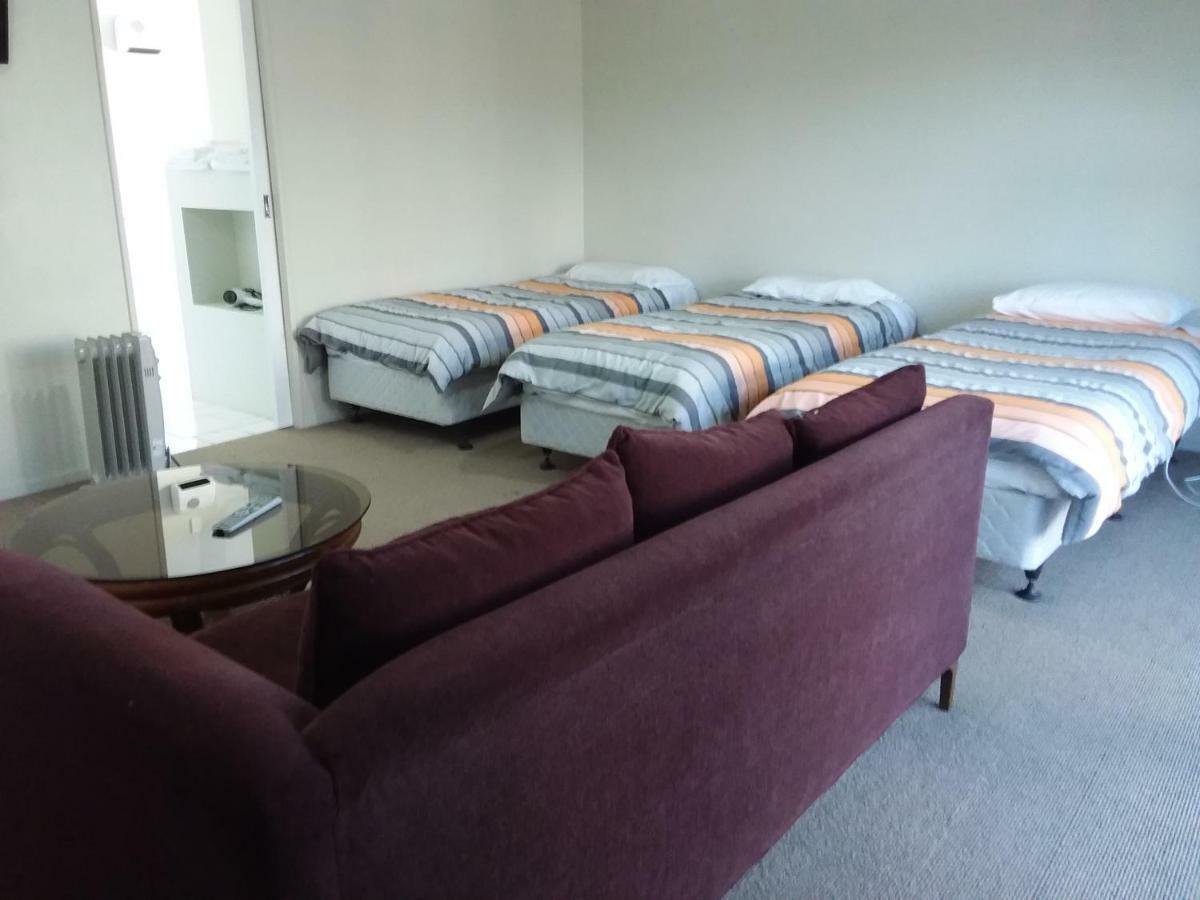 Pine Lake View Lodge Kaiapoi Luaran gambar